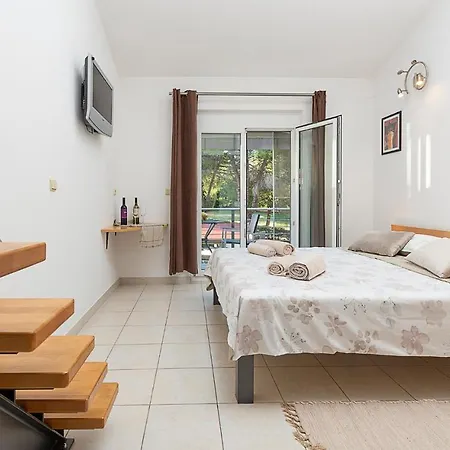 Apartman 1 Bedroom Beautiful In