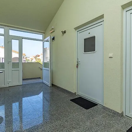 1 Bedroom Beautiful In Apartman