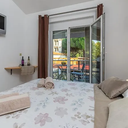 Apartman 1 Bedroom Beautiful In *